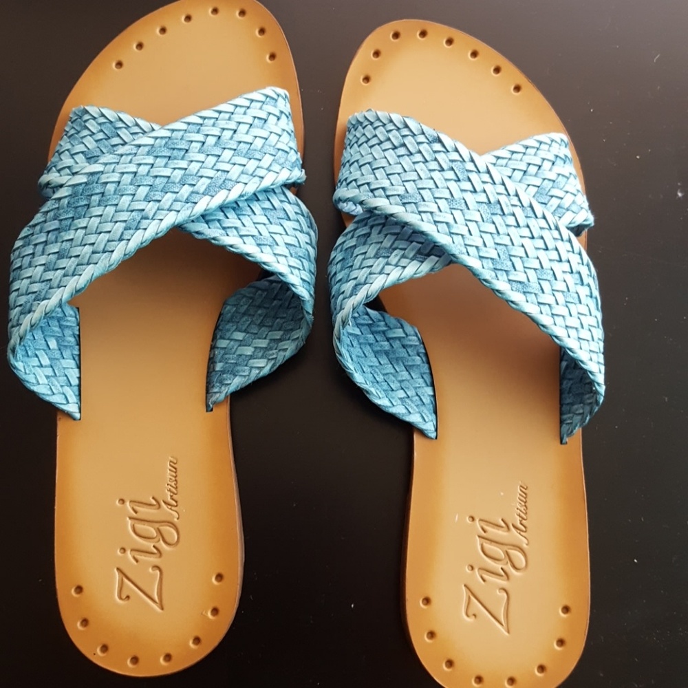 BNWOT Zigi Artisan. Geovana Slippers